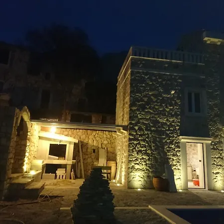 Toni Villa Makarska
